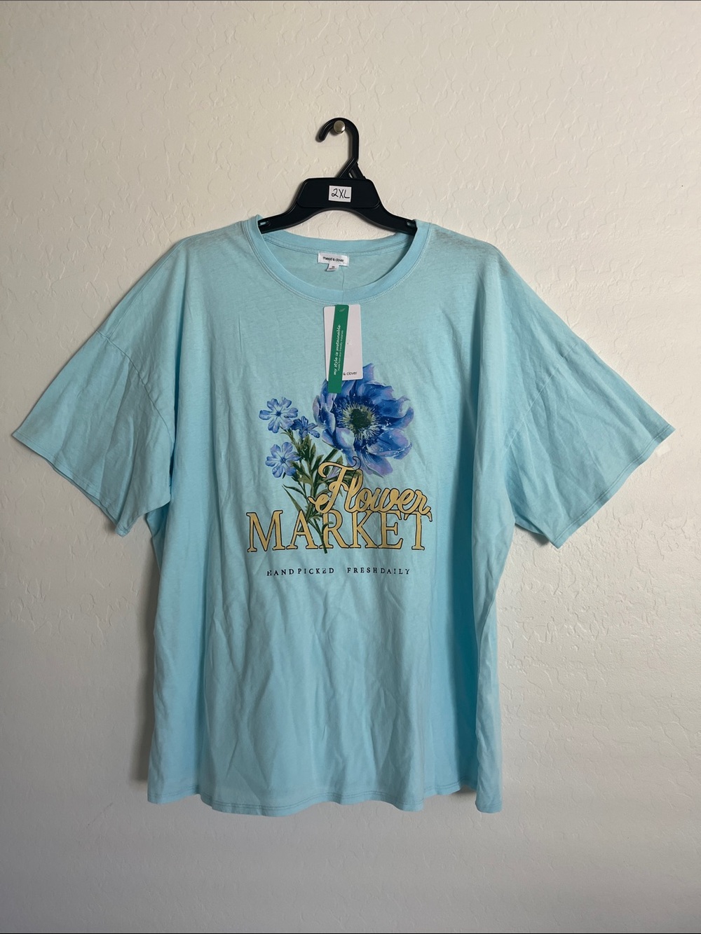 Thread & Clover Blue oversized
graphic tee “Flower Market" floral print Size 2X